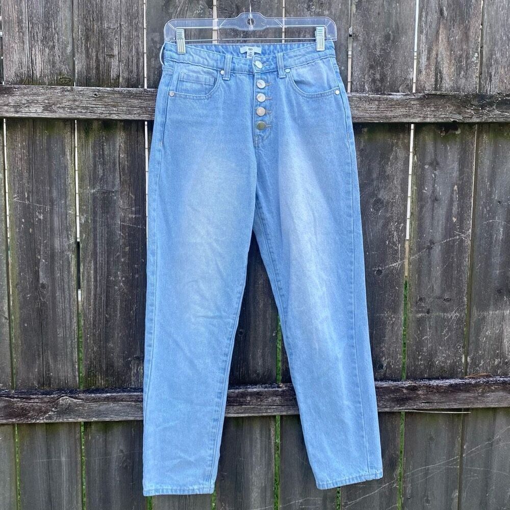 BP Light Wash High Rise Mom Jean | 26